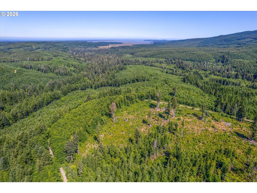 2 E Walberg Rd, Chinook