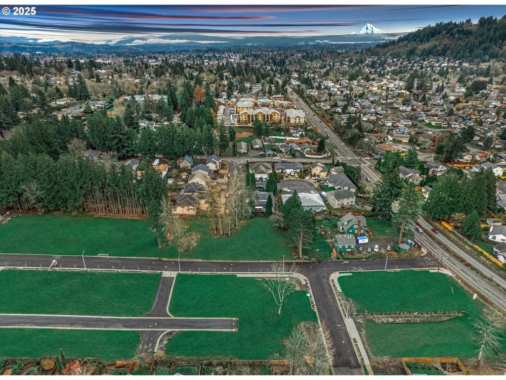 Nw Mawrcrest Ave 27-30, Gresham