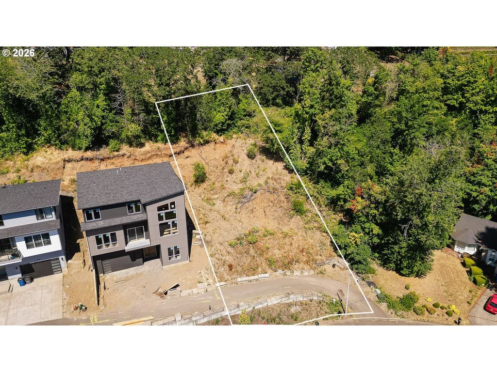 3828 Edgewood Dr, Vancouver