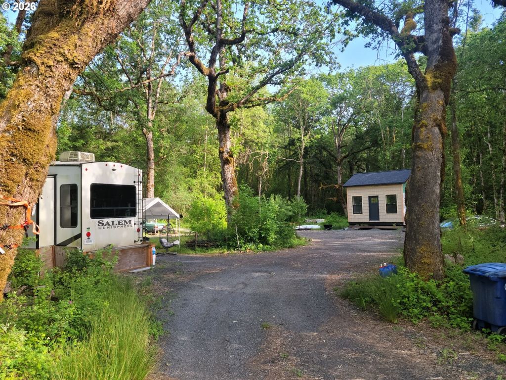 209 Frost Rd, Winlock