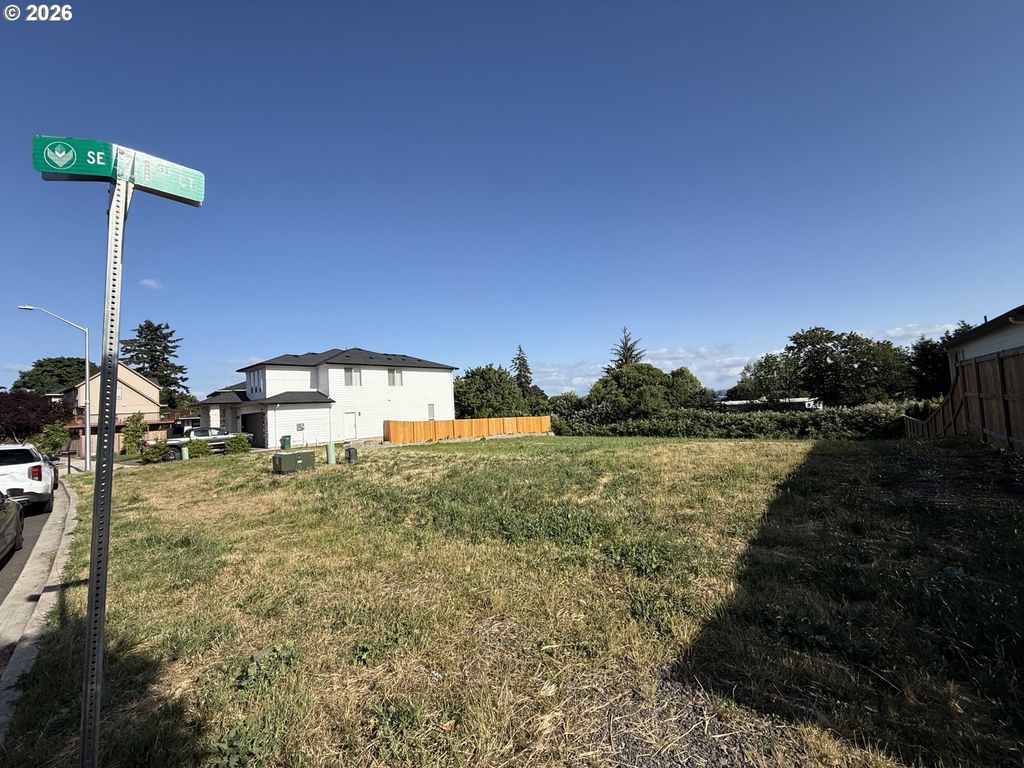 7103 Se Middle Way, Vancouver
