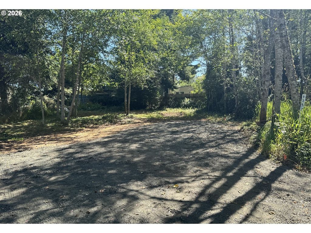 63579 S Olive Rd, Coos Bay