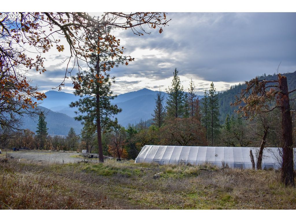 1379 Humbug Creek Rd, Applegate