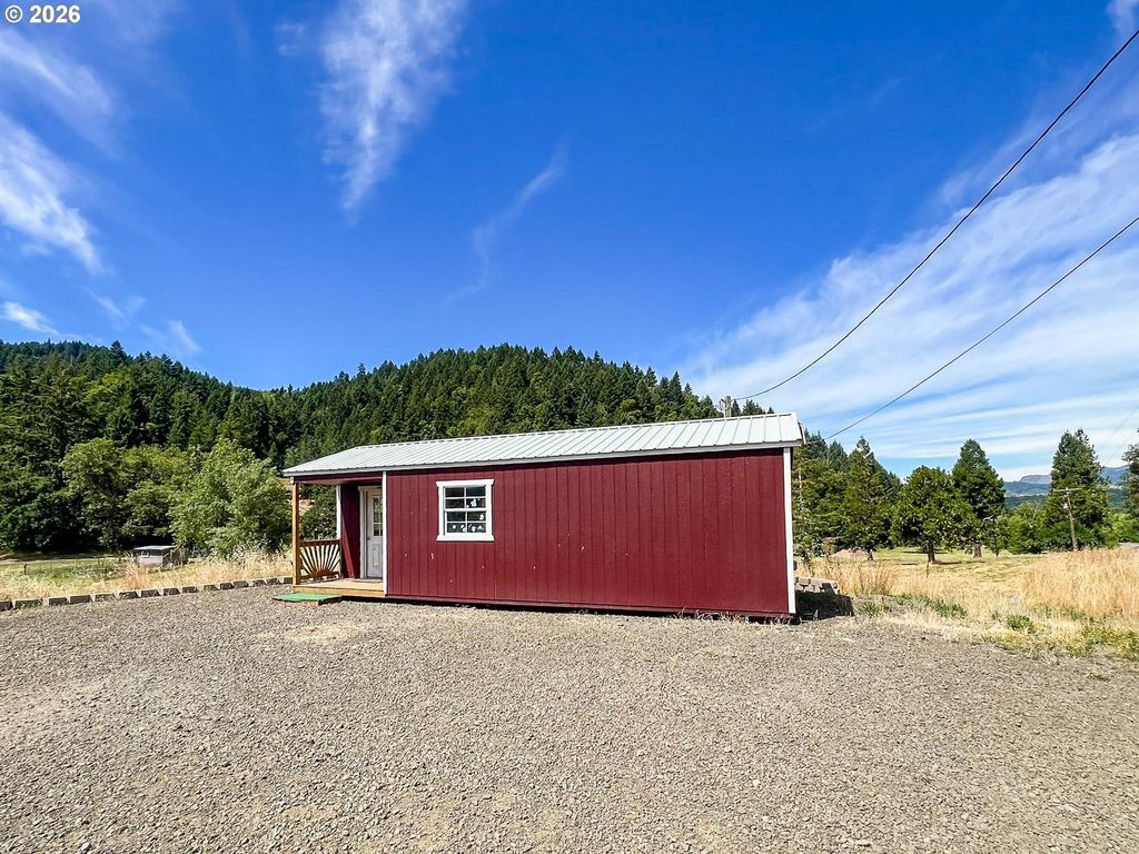 740 Ireland Rd, Winston
