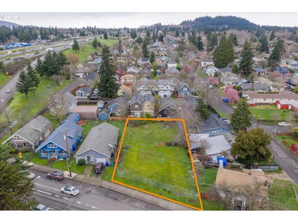 9639 Se Foster Rd, Portland