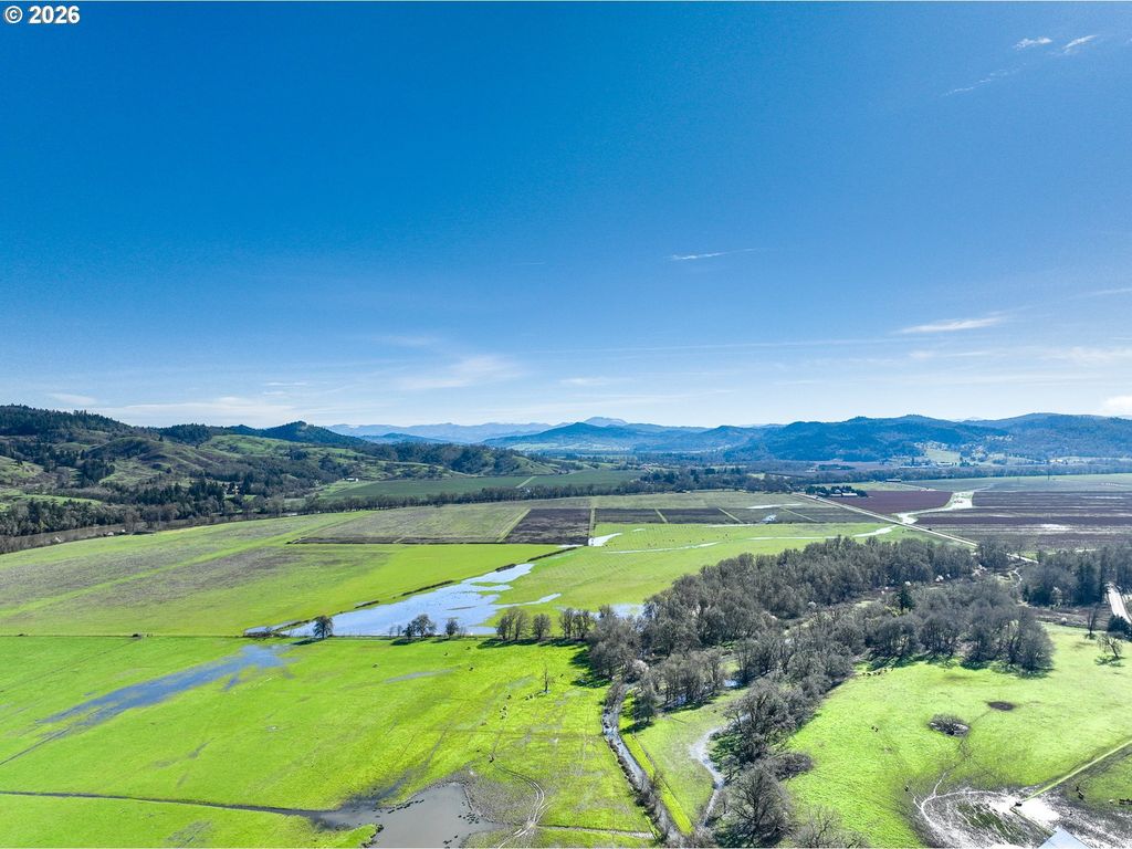 687 Hubbard Creek, Umpqua
