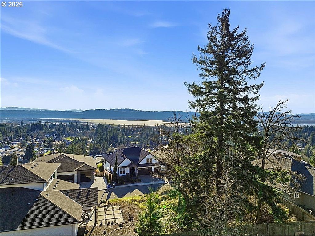 1697 N Columbia Ridge Way, Washougal