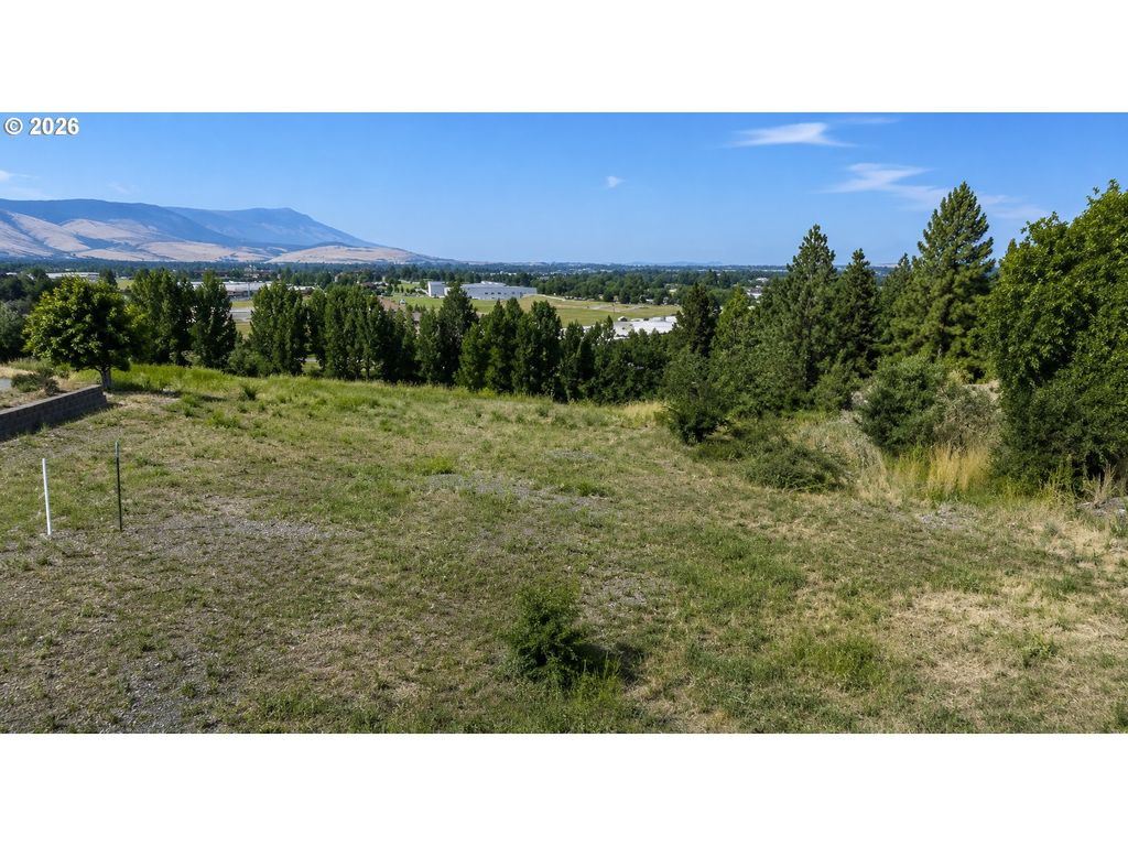 119 Ridge Dr, La Grande