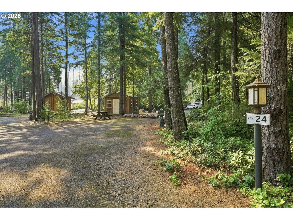 54432 Mckenzie Hwy 24, Blue River