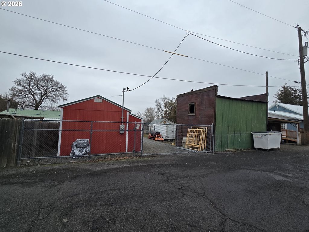 206 S Main St, Union