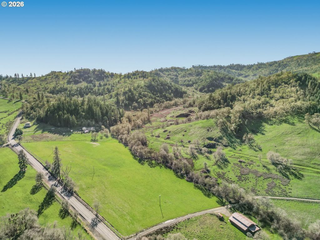 2268 Sunshine Rd, Roseburg