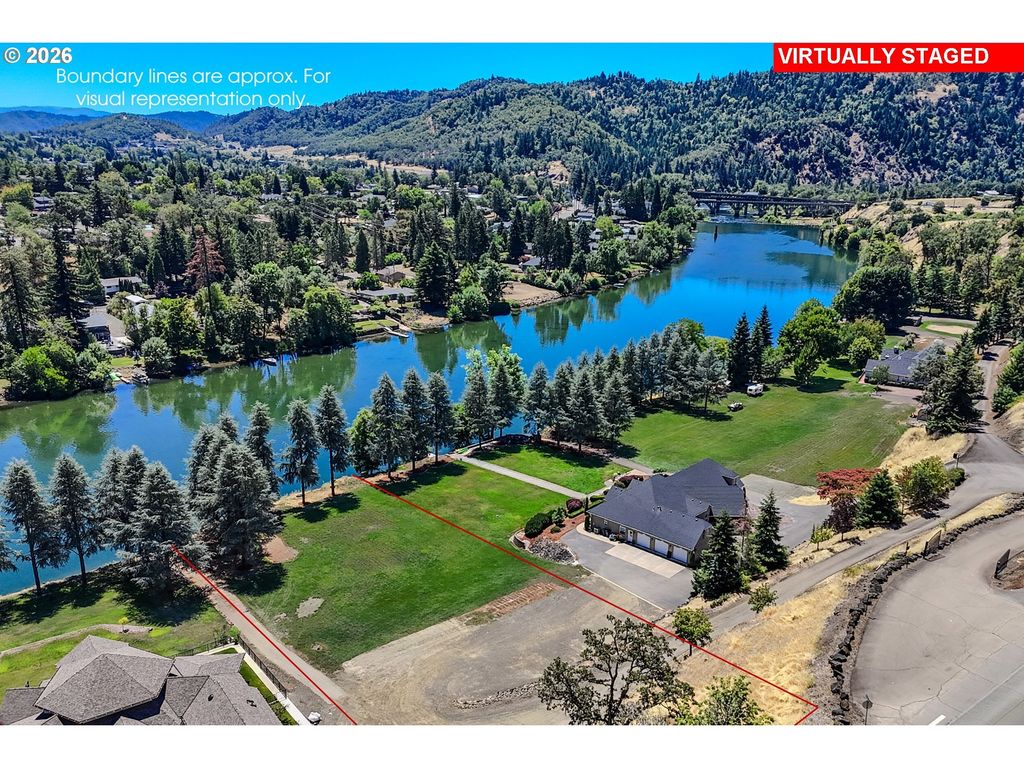 Boatwatch Ln, Roseburg