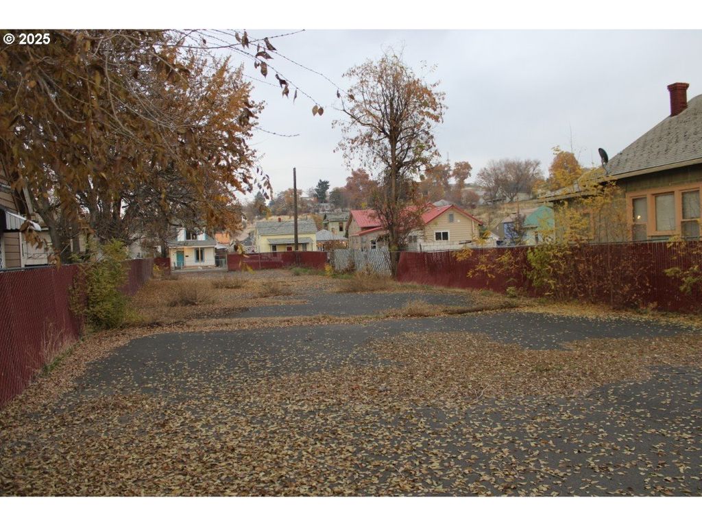 606 Sw 3rd St, Pendleton