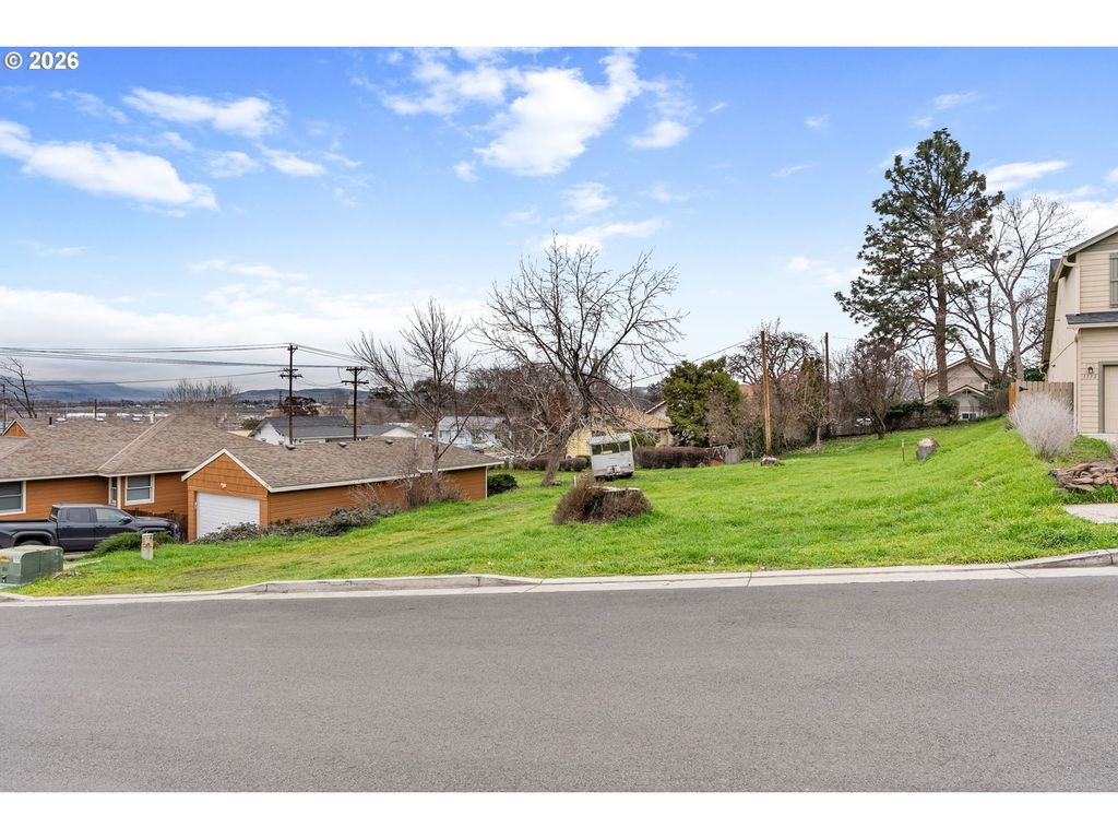 1108 Myrtle St, The Dalles