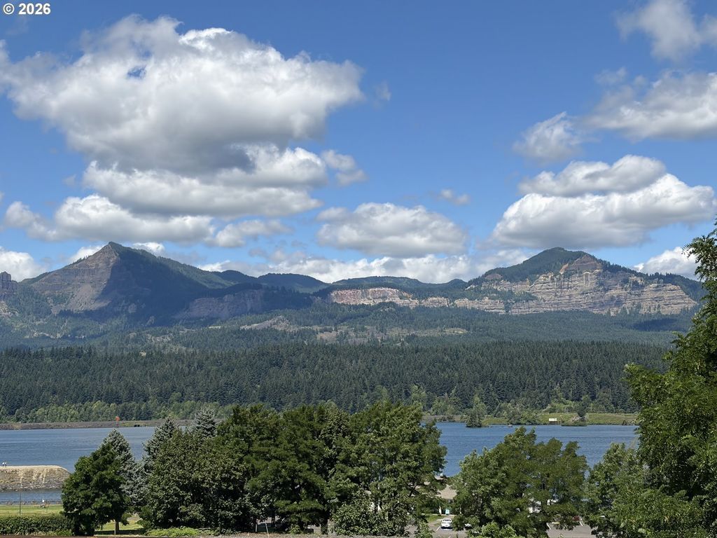 205 Wanapa St, Cascade Locks