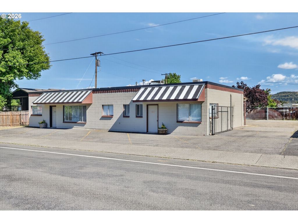 852 Snipes St, The Dalles