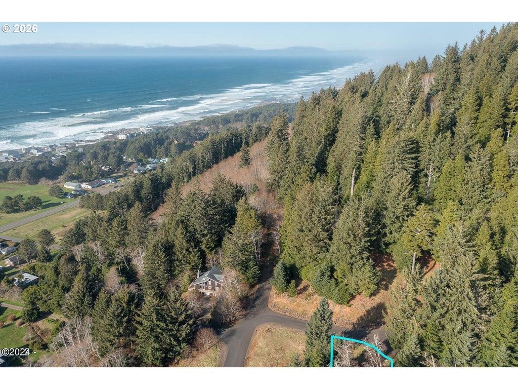 504 Creekside Ln, Yachats