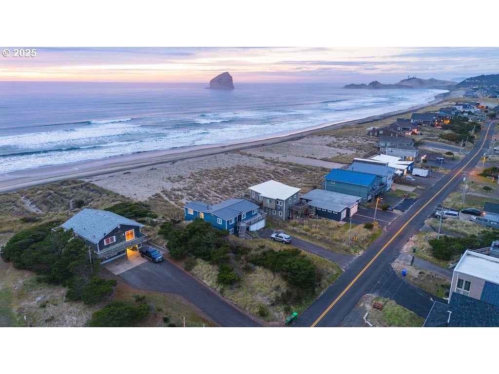 35750 Sunset Dr, Pacific City