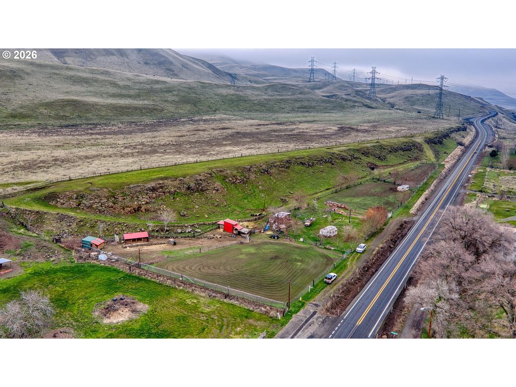 9279 Highway 14, Wishram