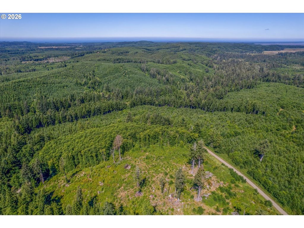 1 W Walberg Rd, Chinook