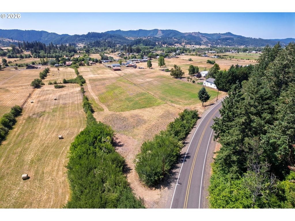1555 Northside Rd, Sutherlin