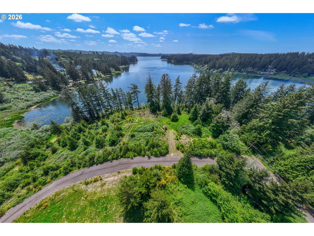 83615 Clear Lake Rd, Florence