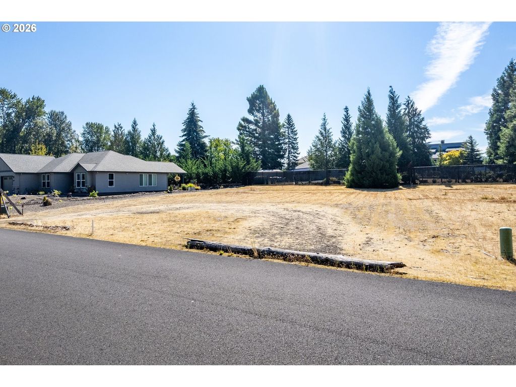 211 Columbia Point Rd, Longview