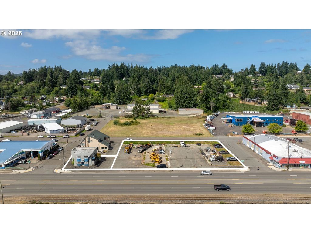1685 N Bayshore Dr, Coos Bay