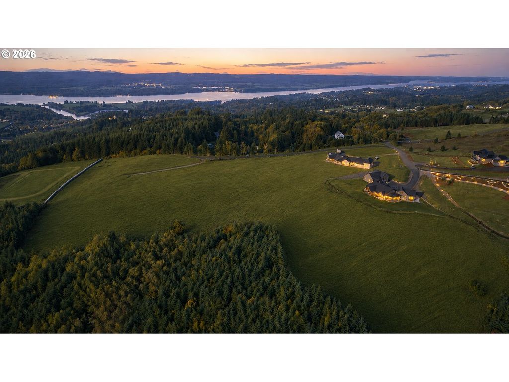 240 Hood View Dr, Kalama