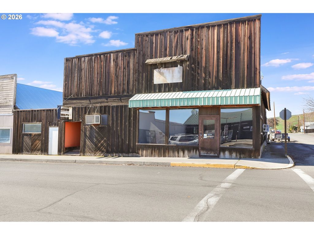 181 N Main St, Dufur