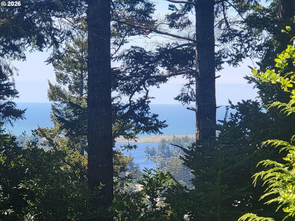 Dee Terrace 8, Port Orford