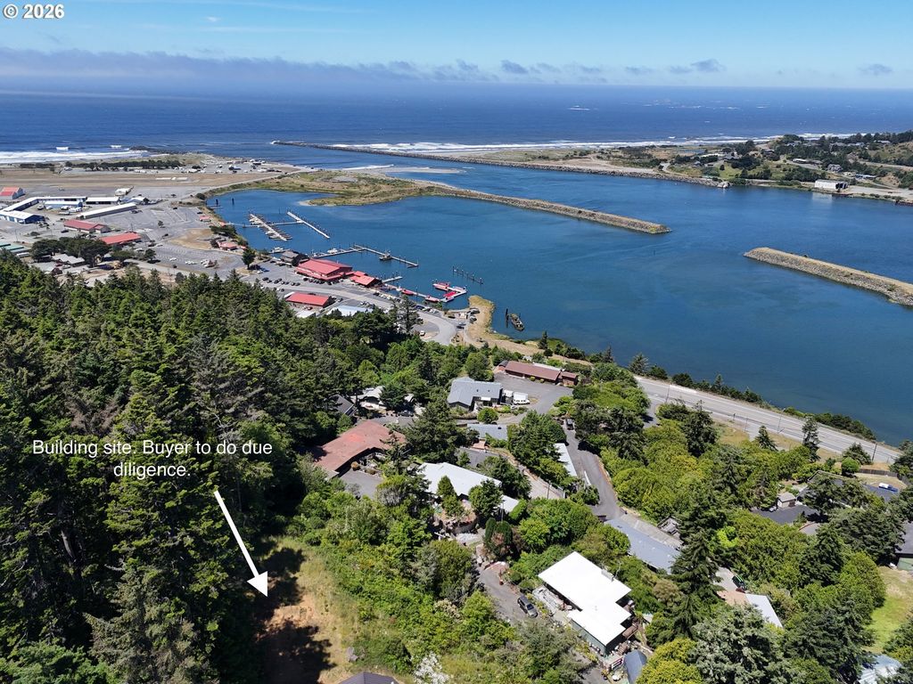 Rogue View Ln, Gold Beach