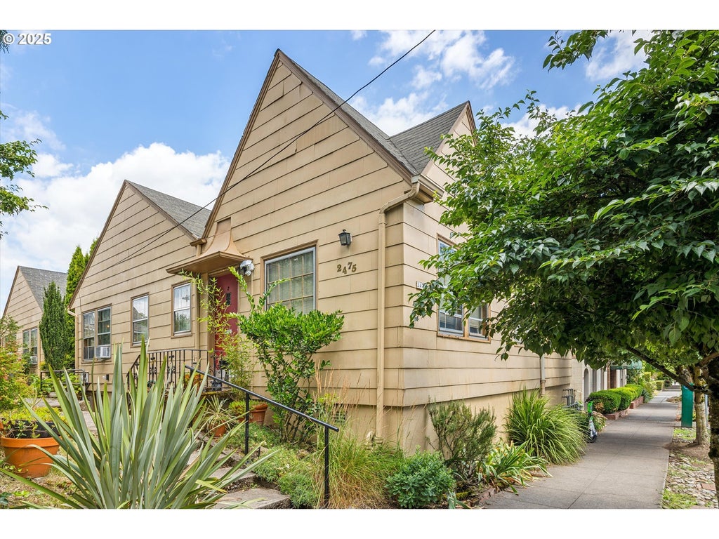 2475 Nw Raleigh St, Portland