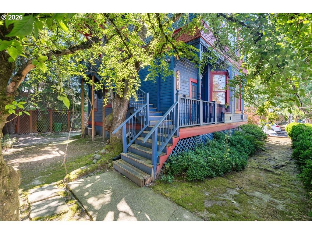 2606 Se Pine St, Portland