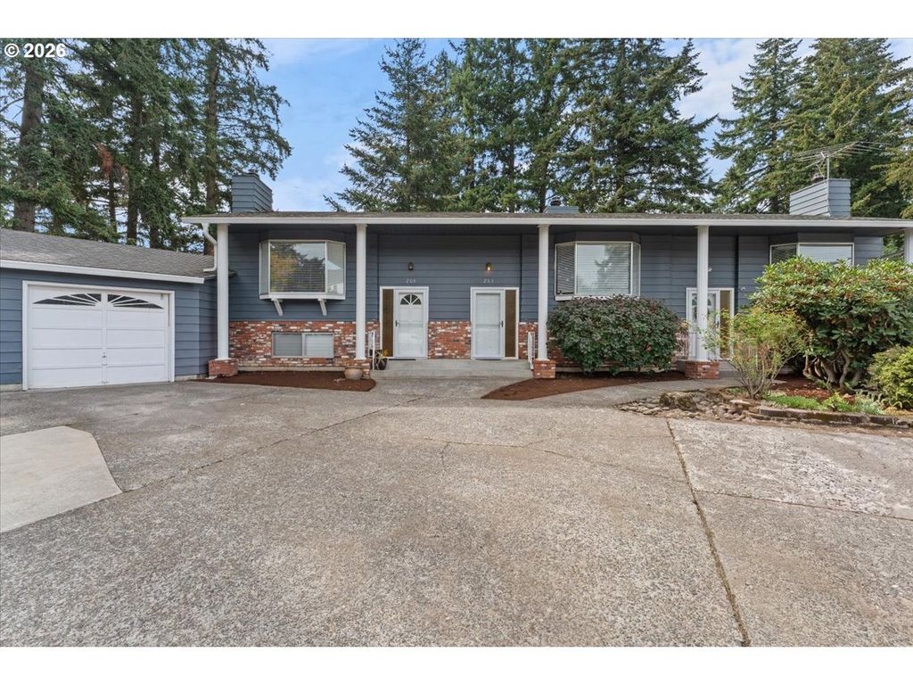201 Se 176th Pl, Portland