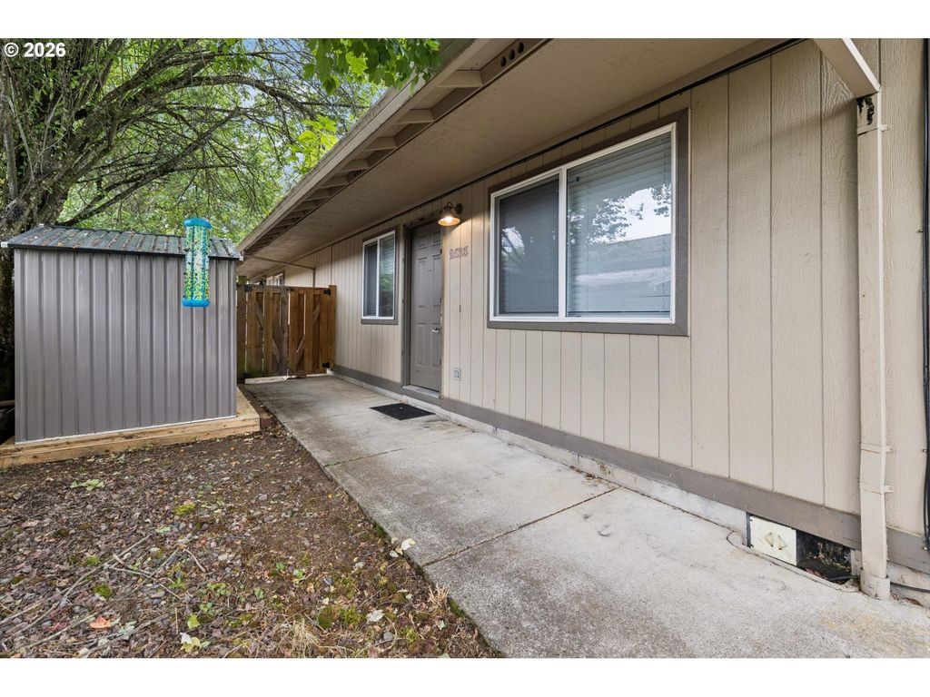 2523 Se 138th Ave, Portland