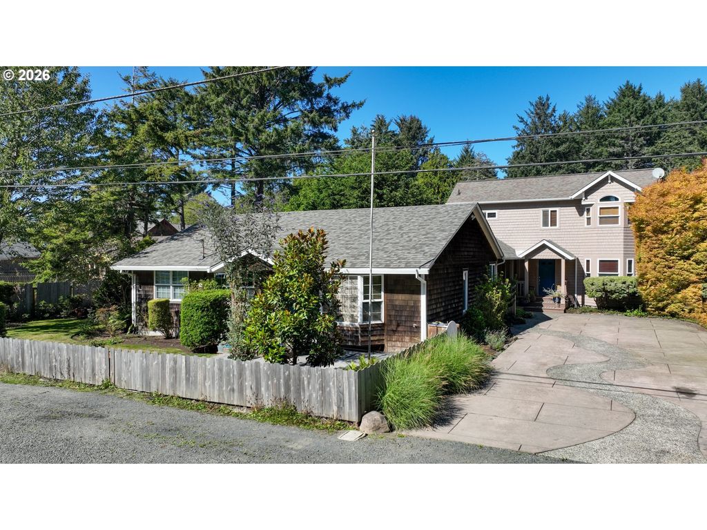 264 E Jackson St, Cannon Beach