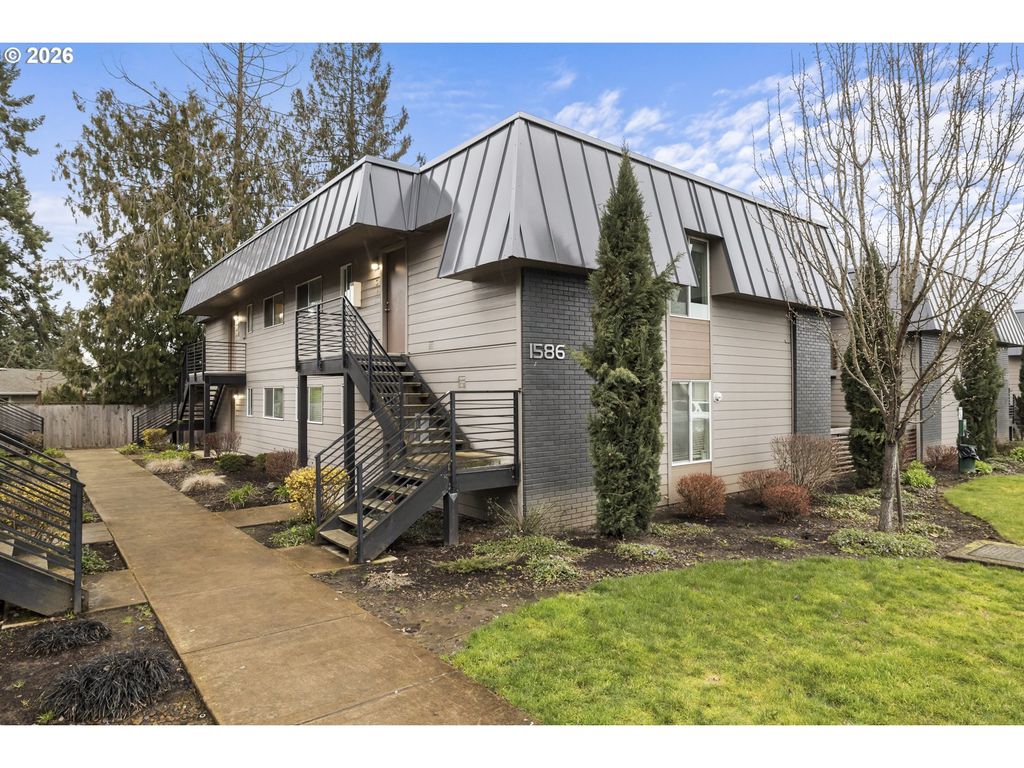 1570 James St, Woodburn