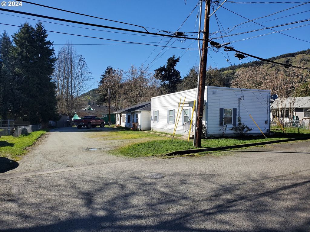 204 Ne Pine Ave, Myrtle Creek