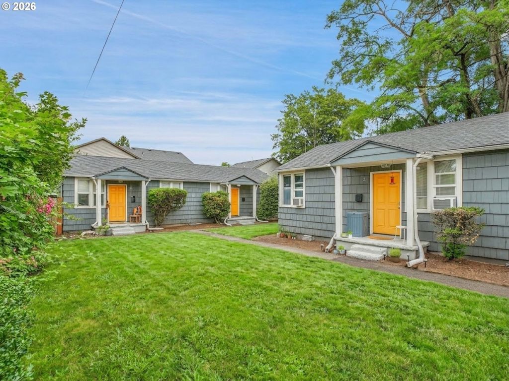 5821 Se Knapp St, Portland