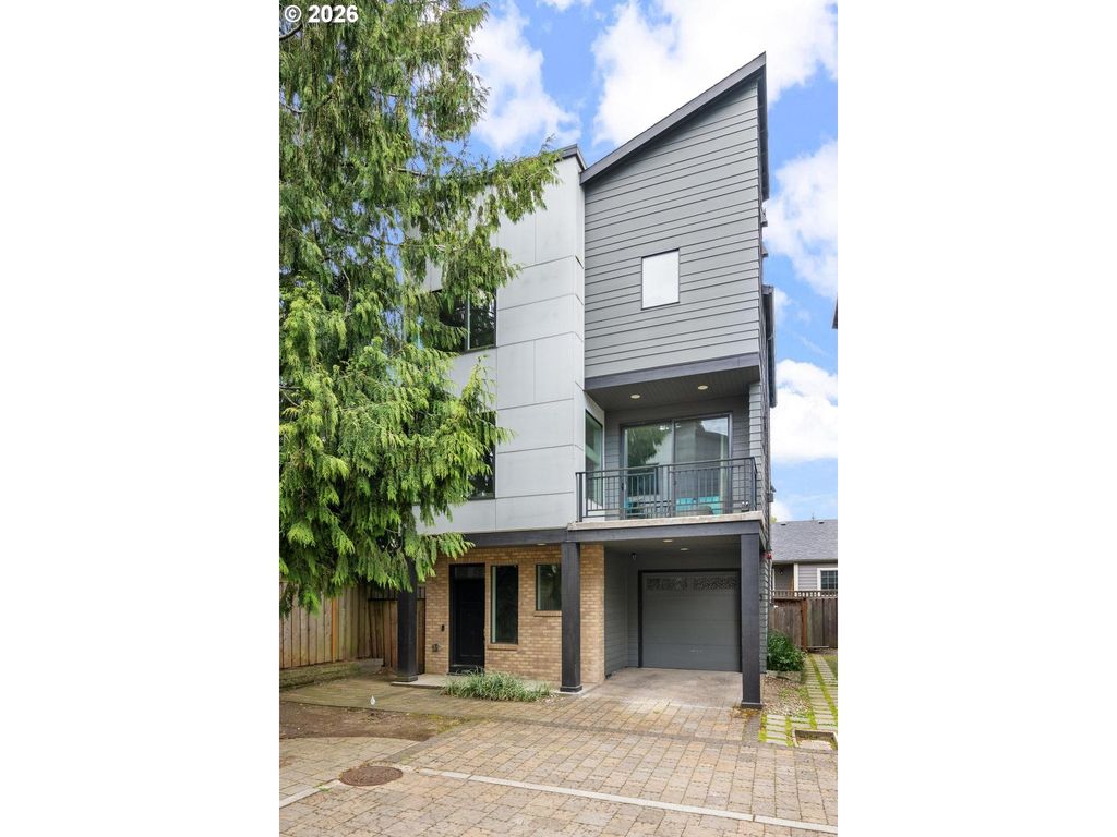 10415 Sw 46th Pl, Portland