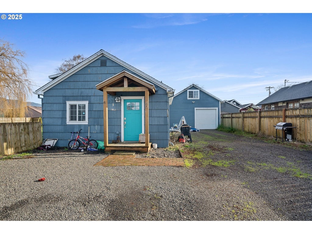 405 Evergreen Dr, Tillamook