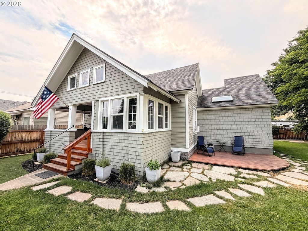 2212 Cedar St, La Grande