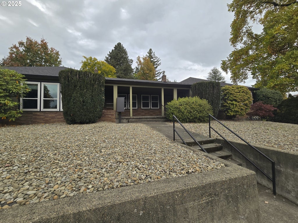 645 W Powell Blvd, Gresham