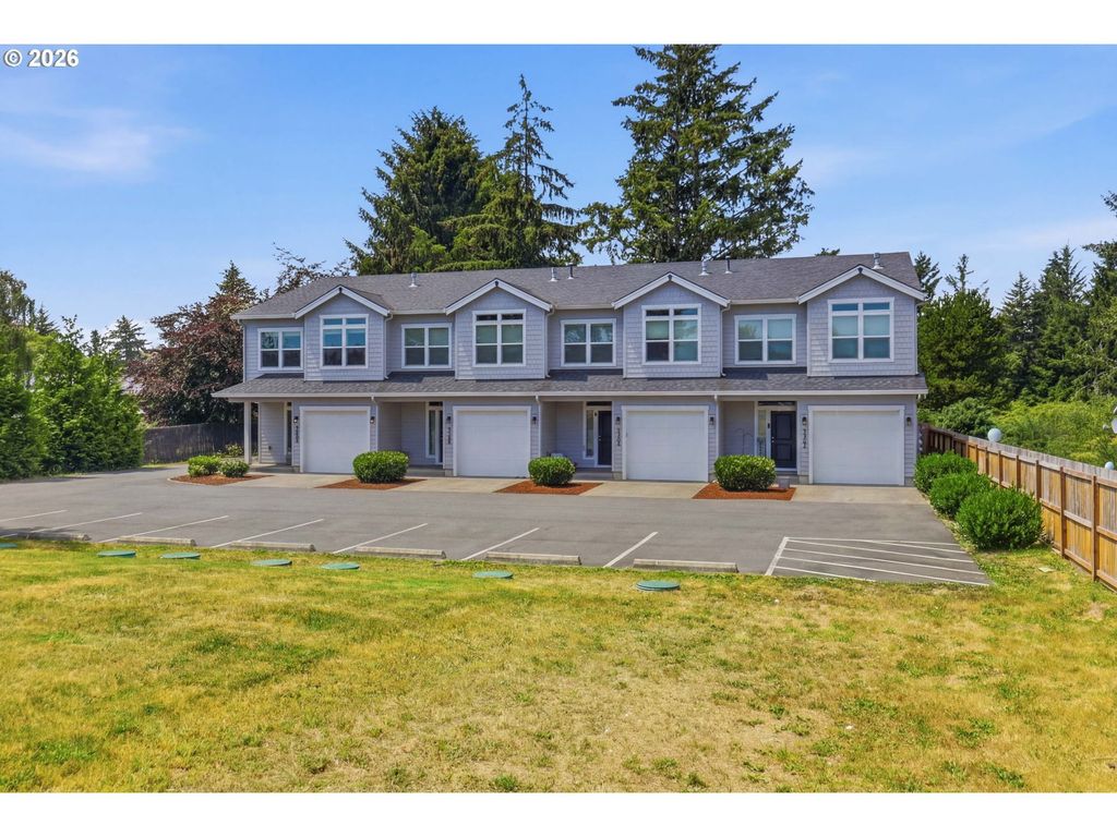 3096 Highway 101 N, Gearhart