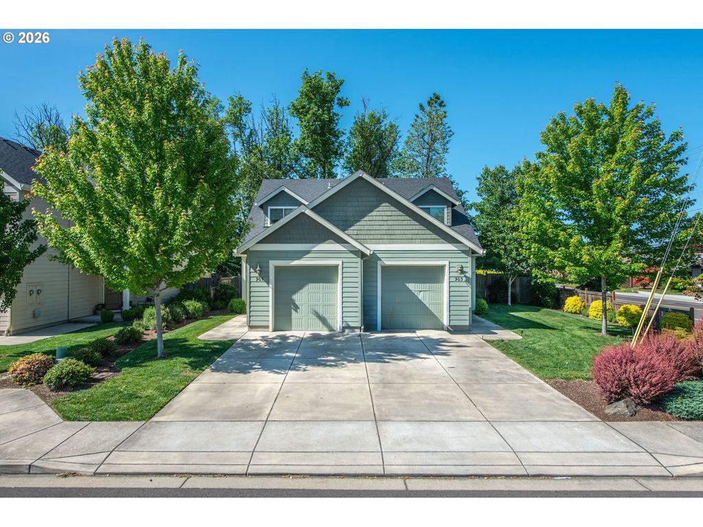 903 Howard Ave, Eugene