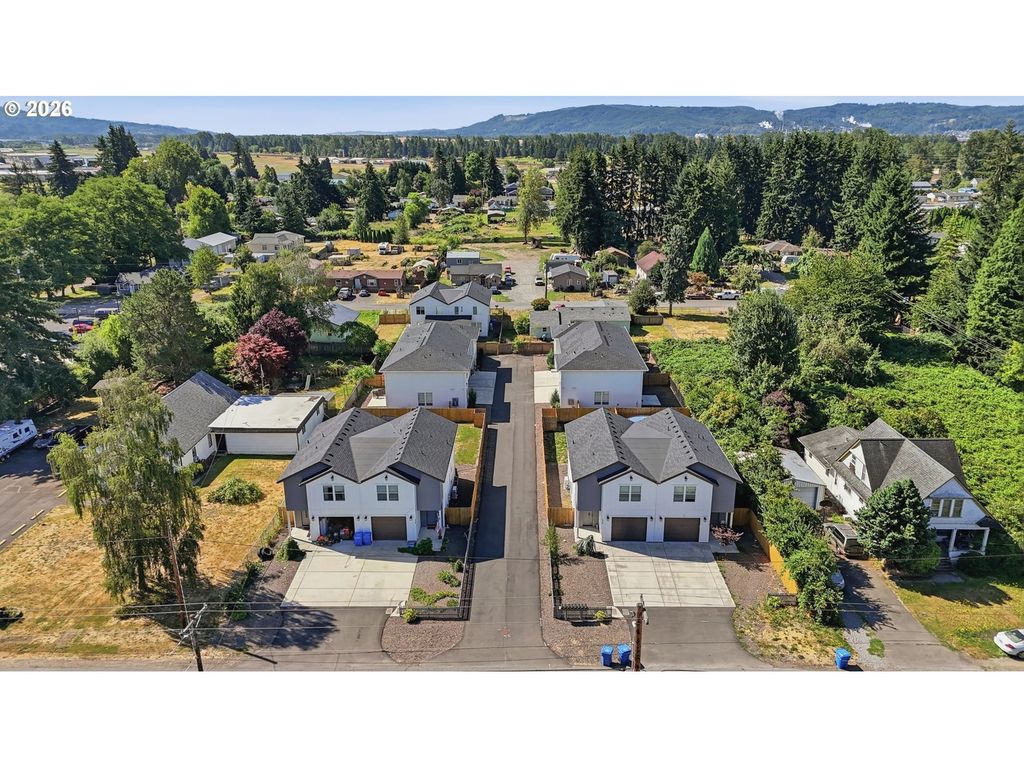 950 Walnut St, Kelso