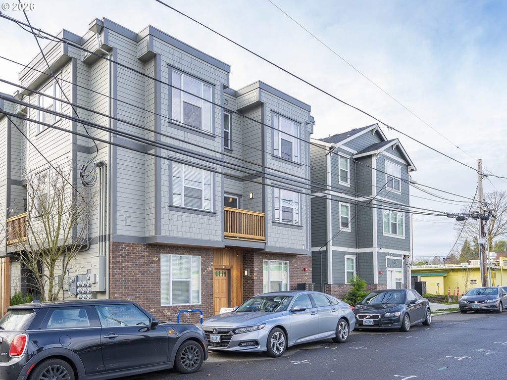 436 Ne Stafford St, Portland