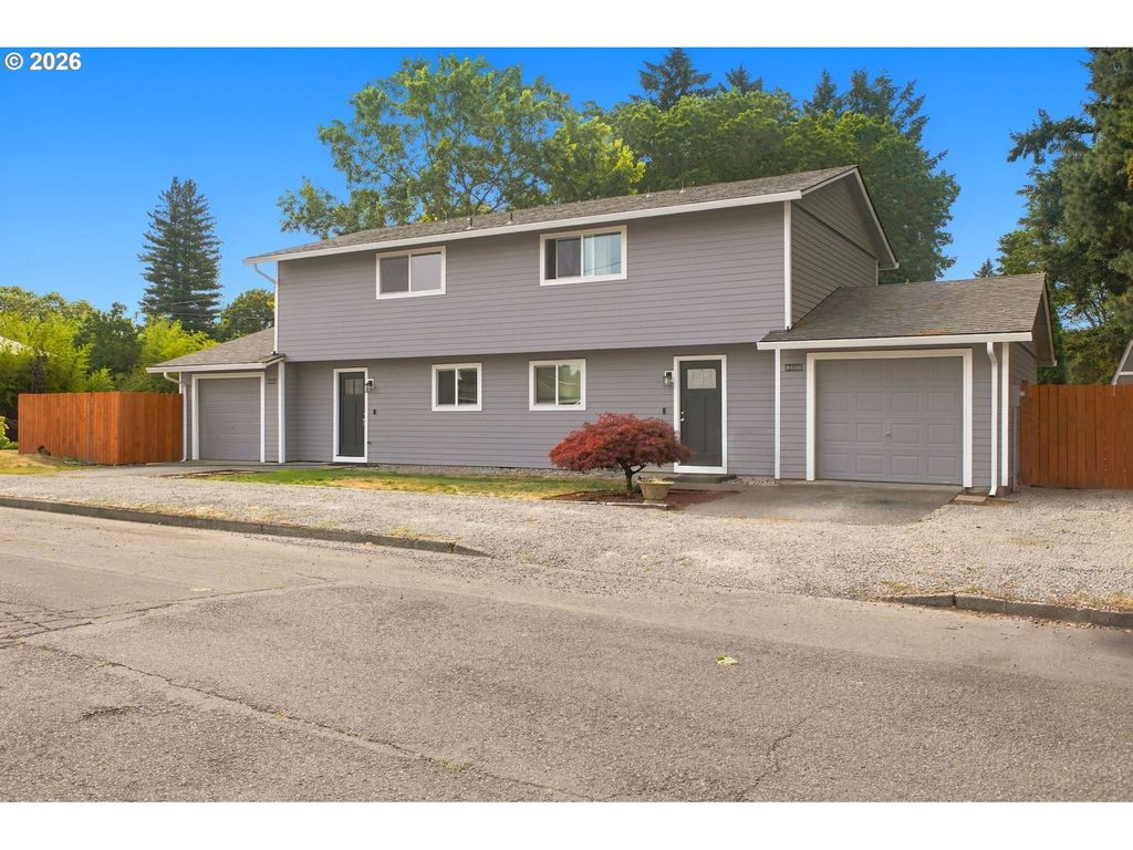 2211 E 32nd St, Vancouver
