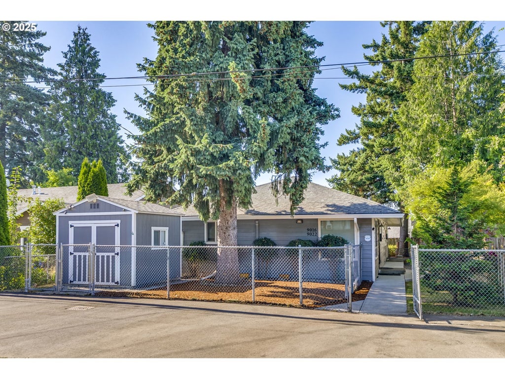 9016/9022 Se Ankeny St, Portland